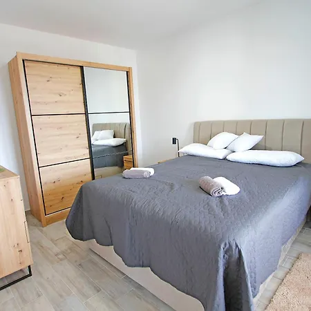 Tin Apartman