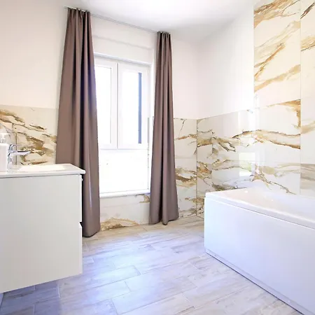 Apartament Tin